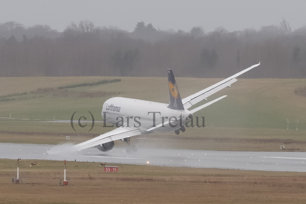 A320 Wing-strike